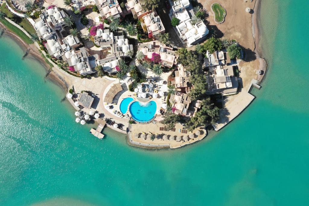 From Desert Serenity to Coastal Luxury: Your Ultimate Dahab to El Gouna Transfer Guide