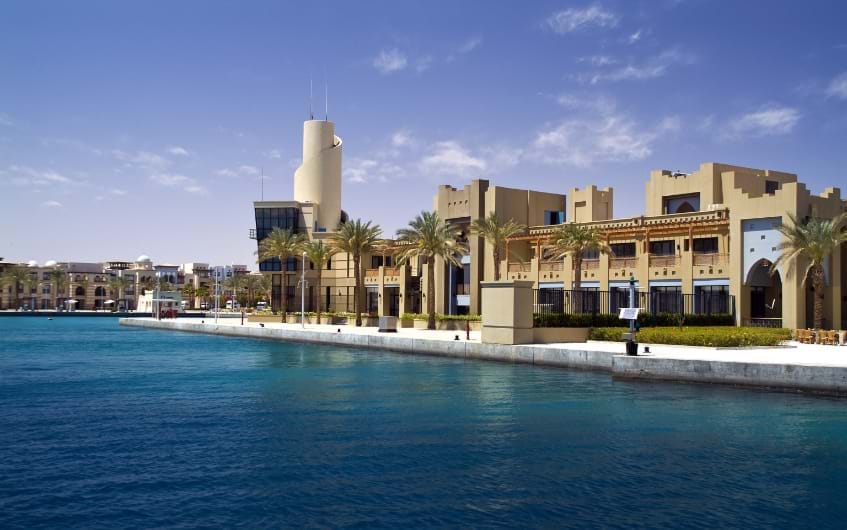 From Red Sea Resorts to Desert Dreams: Your Ultimate Guide to Traveling from El Gouna to Port Ghalib