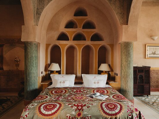 From Ancient Wonders to Oasis Luxury: Your Complete Guide to Luxor Airport to Al Moudira Hotel Transfers