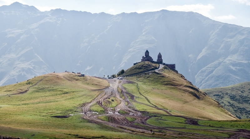 The Ultimate Travel Guide: Scenic Ride from Tbilisi to Kazbegi with Sina Taxi