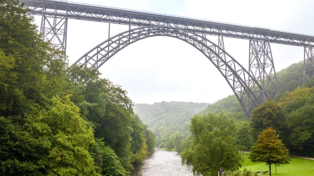 Cologne Bonn Airport to Remscheid Taxi: Scenic Transfers & Industrial Heritage Adventures