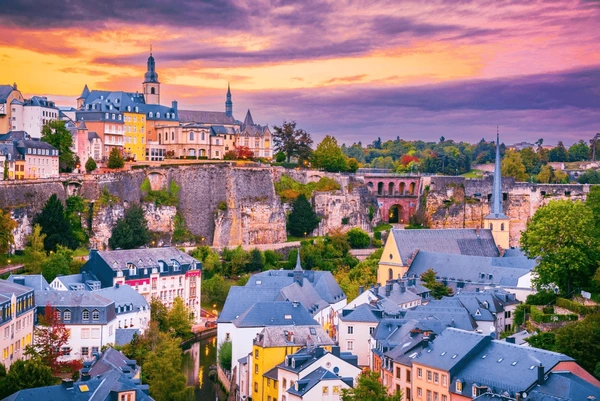 Cologne to Luxembourg Airport Taxi: Seamless Transfers & Scenic European Adventures