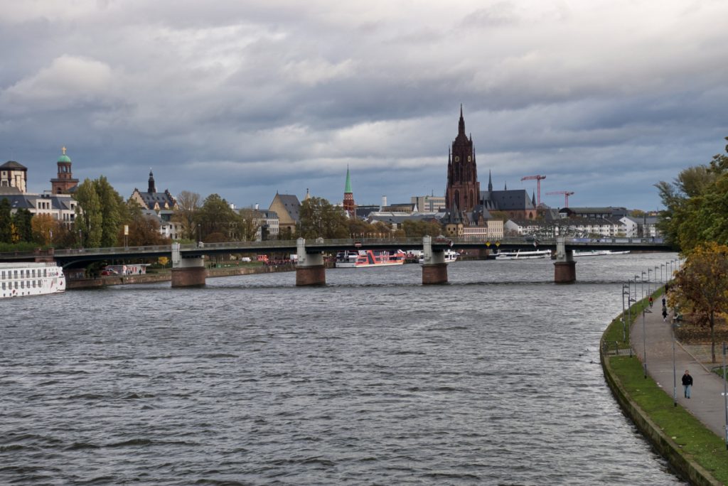 Dortmund Airport to Frankfurt: Seamless Transfers for Business & Scenic Adventures