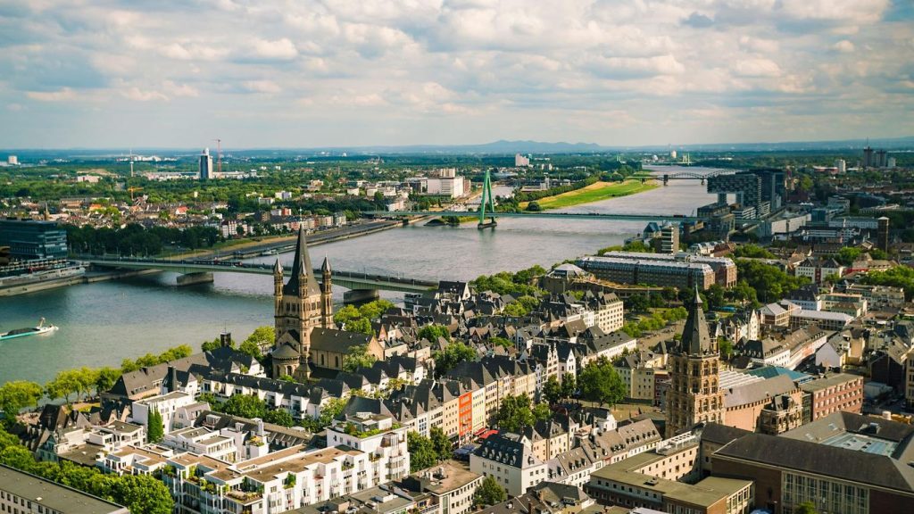 Duisburg to Cologne Bonn Airport: Seamless Transfers & Rhine Valley Adventures
