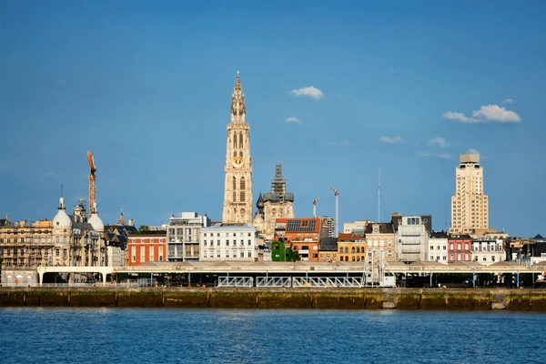 Düsseldorf Airport to Antwerpen Taxi: Seamless Transfers & Cultural Escapes