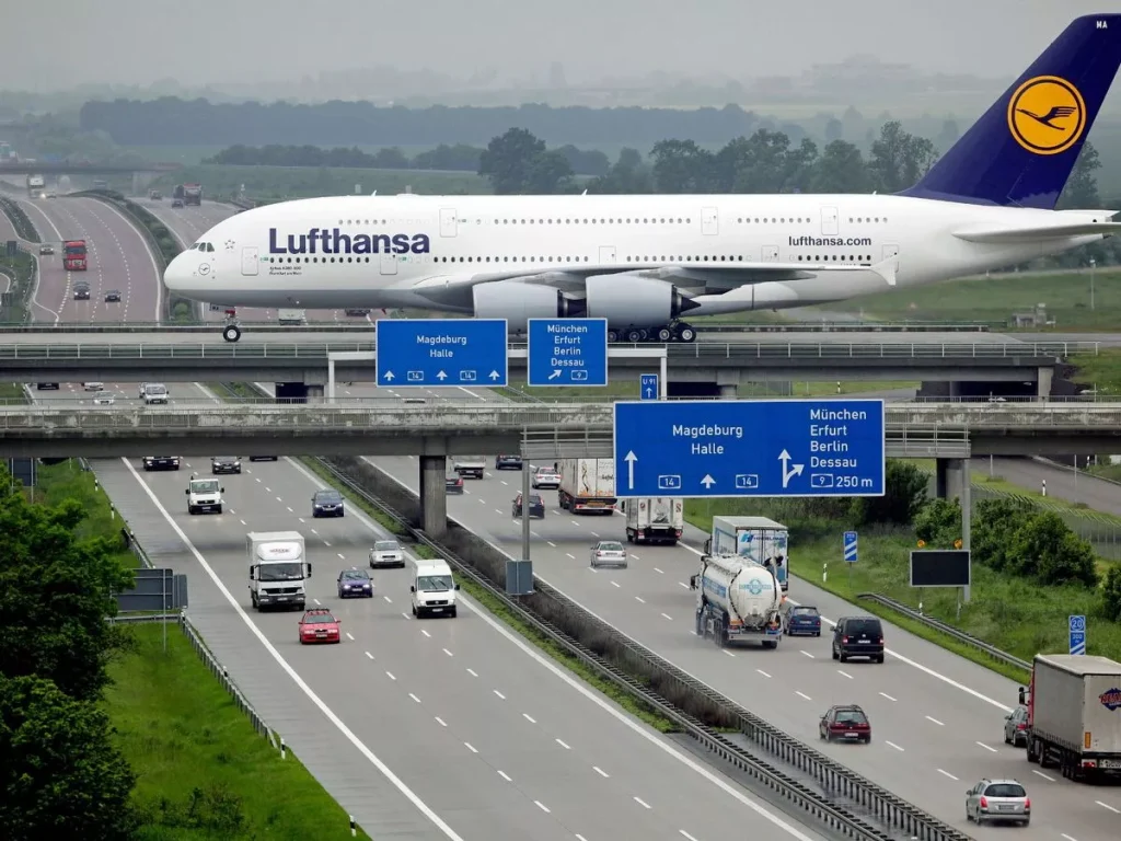 Düsseldorf Airport to Duisburg Taxi: Seamless Transfers & Rhine-Ruhr Adventures