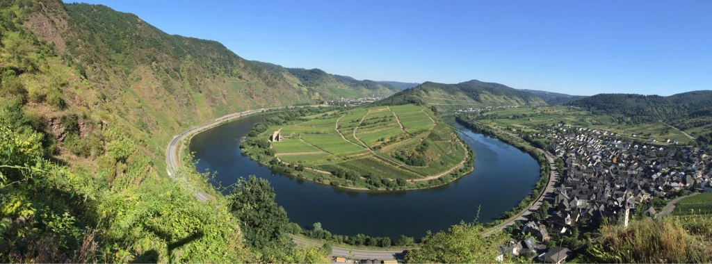 Düsseldorf Airport to Ediger-Eller: Ultimate Rhine Valley Transfer Guide & Wine Country Adventures