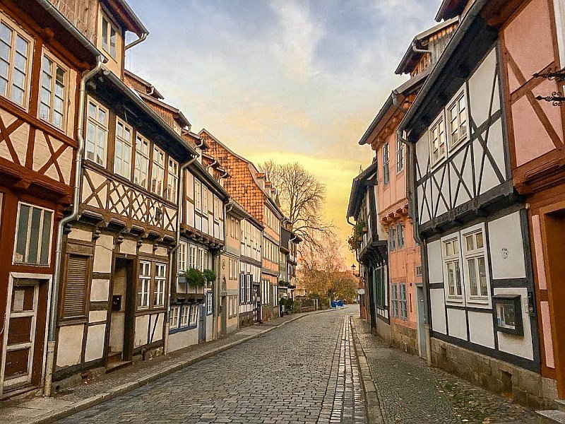 Dusseldorf Airport to Ennepetal: Your Seamless Taxi Transfer Guide to Hidden German Charm