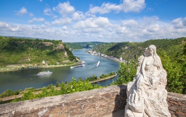 Düsseldorf Airport to Horst Taxi: Seamless Transfers to Rhine Countryside Bliss