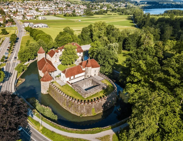 Dusseldorf Airport to Moers: Your Seamless Gateway to Rhine-Ruhr Magic
