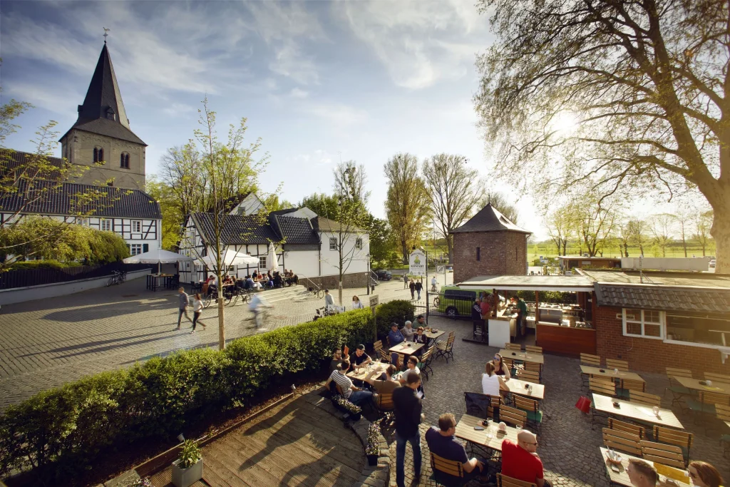 Düsseldorf Airport to Monheim am Rhein: Your Ultimate Taxi Transfer & Rhine Valley Guide