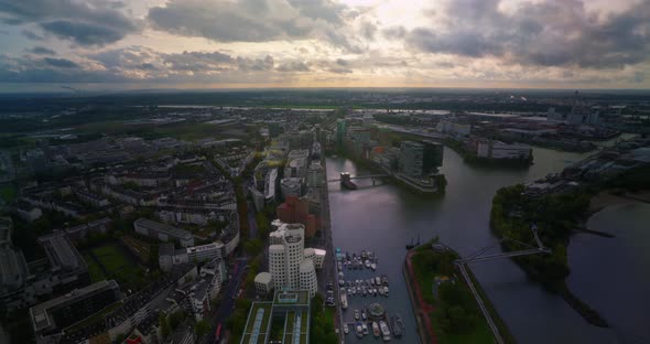 Dinslaken to Düsseldorf Airport: Seamless Transfers & Rhine Valley Adventures