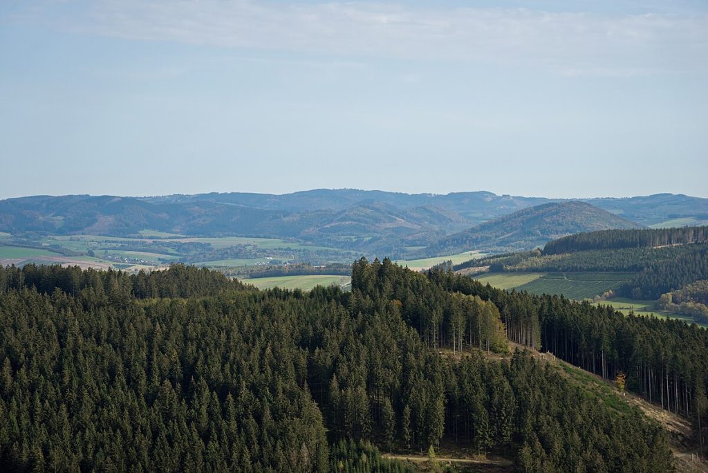 Düsseldorf Airport to Breitscheid Taxi: Your Scenic Gateway to the Sauerland