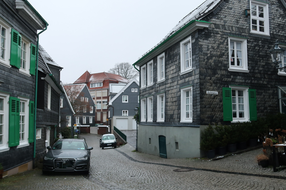 Dusseldorf Airport to Remscheid: Your Ultimate Taxi Transfer Guide & Hidden Gem Adventure