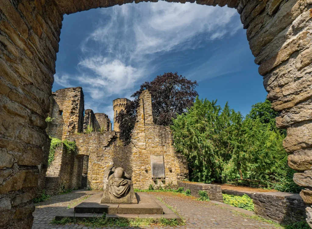 Dusseldorf Airport to Syburg Taxi: Your Ultimate Guide to Scenic Transfers & Historic Adventures