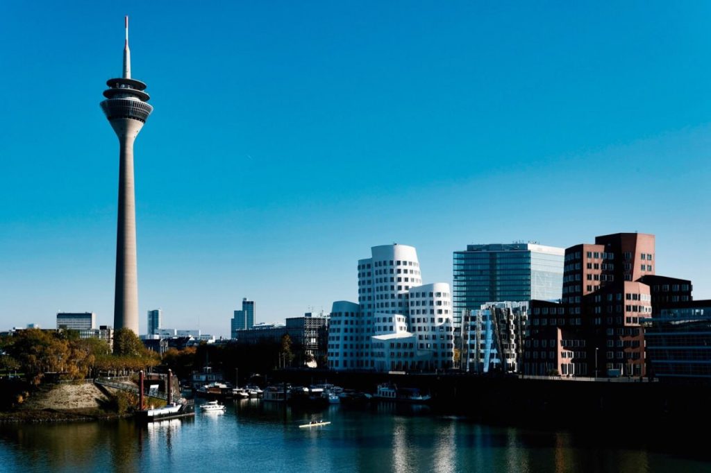 Stress-Free Dusseldorf Garath to Weeze Airport Taxi: Your Ultimate Transfer Guide