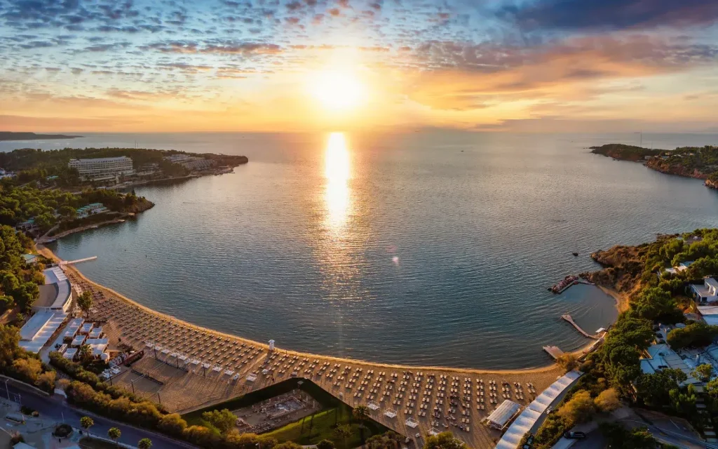 Anavyssos to Athens City Center: Your Stress-Free Transfer Guide to Ancient Wonders & Coastal Bliss