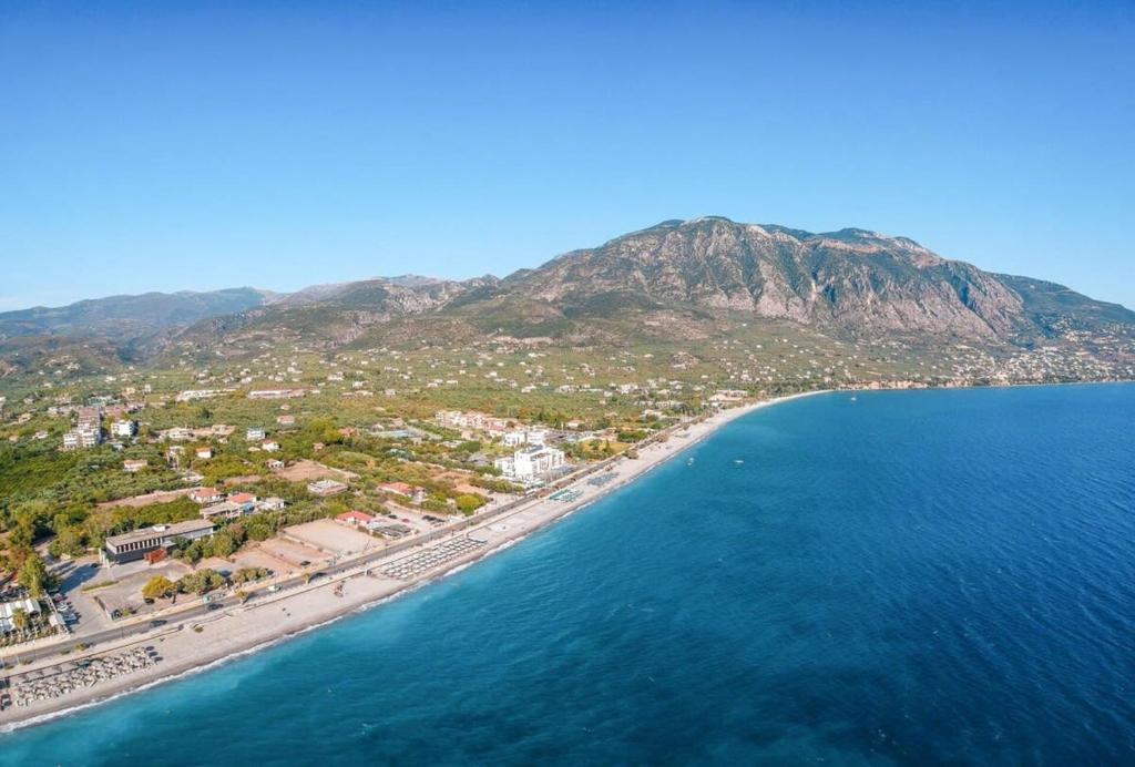 Athens Airport to Kalamata Taxi: Your Ultimate Guide to Peloponnesian Adventures
