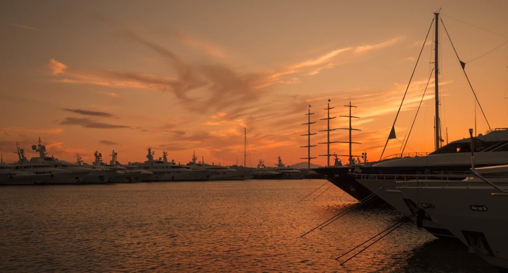 Athens Airport to Palaio Faliro: Your Ultimate Taxi Transfer Guide to Coastal Bliss