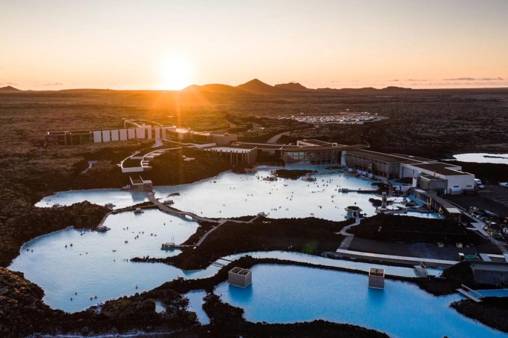 Blue Lagoon to Keflavik Airport Taxi: Your Stress-Free Iceland Transfer Guide 🌋