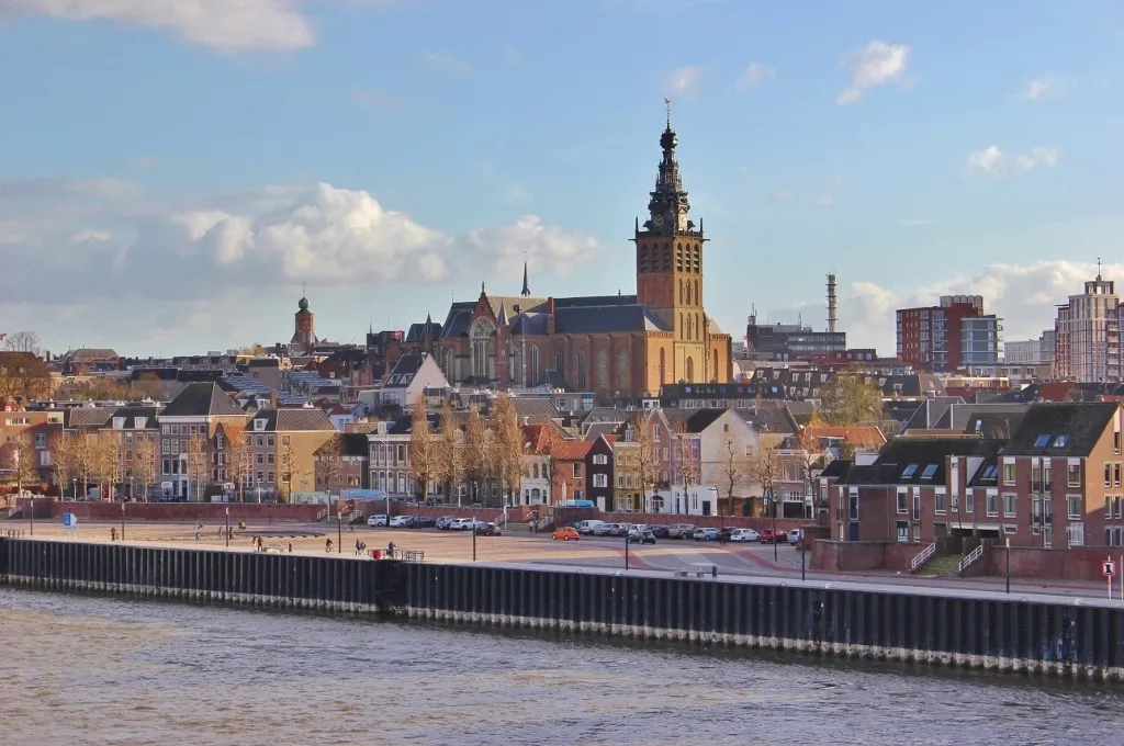 Düsseldorf Airport to Nijmegen Taxi: Seamless Cross-Border Travel Guide