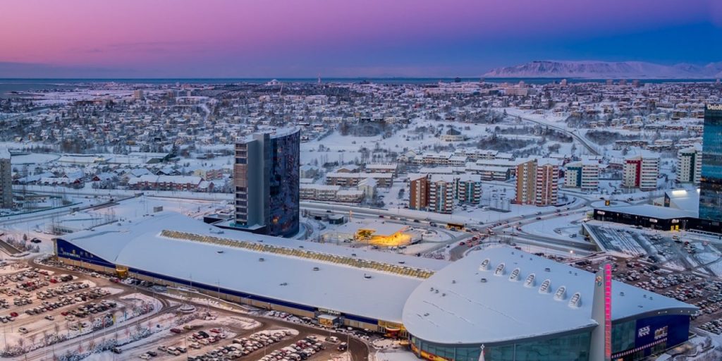 Reykjavik Airport to Kópavogur: Your Seamless Transfer Guide to Iceland’s Coastal Gem