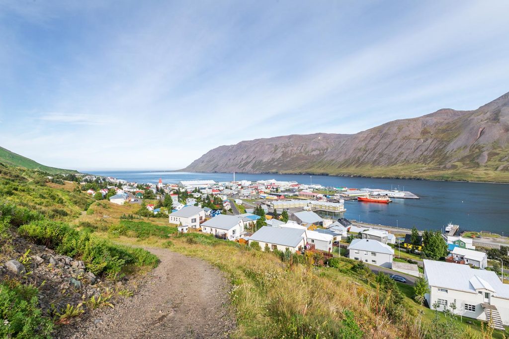 Siglufjörður to Keflavik Airport Transfer: Your Ultimate Icelandic Journey Guide