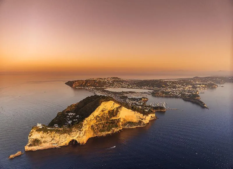 Your Stress-Free Guide: Traveling from Bacoli to Naples Airport in Style