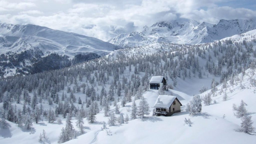 From Alpine Airport to Ski Paradise: Your Seamless Bergamo to Claviere Transfer Guide