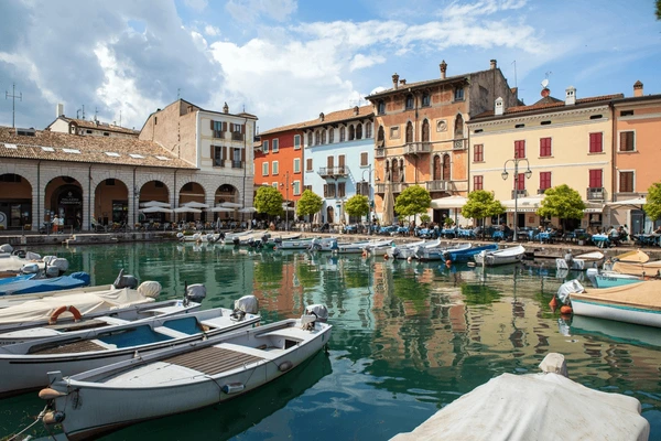 Your Ultimate Guide to a Seamless Bergamo to Desenzano del Garda Transfer