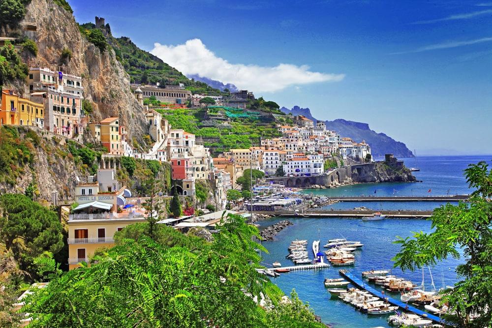 Your Stress-Free Journey: From Bomerano’s Charm to Naples Airport’s Convenience