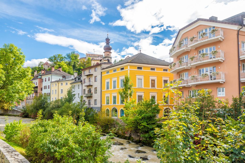 Your Stress-Free Alpine Escape: The Ultimate Guide to a Brunico to Milan Malpensa Transfer