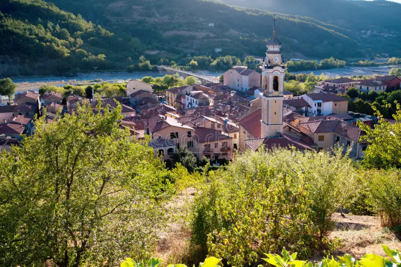 From Alpine Serenity to Urban Buzz: Your Seamless Cabella Ligure to Milan Malpensa Airport Transfer