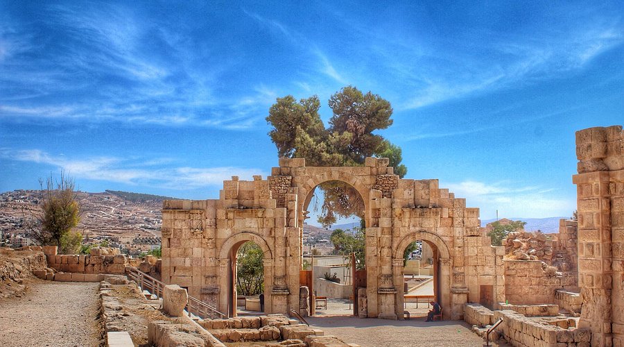 Jerash to King Hussein Bridge Transfer: The Ultimate Travel Guide for a Smooth & Stress-Free Journey