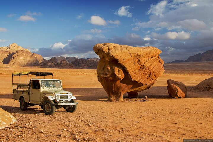 Ultimate Guide: Traveling from King Hussein Bridge to Sheikh Hussein Bridge in Jordan (2026)