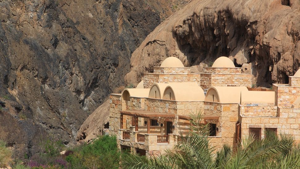 Main Hot Springs to Wadi Rum Taxi Transfer: The Ultimate Scenic Journey Across Jordan