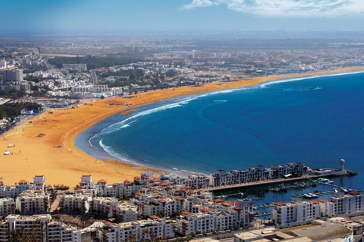 From City Buzz to Beach Bliss: Your Essential Guide to Traveling from Agadir to Tamraght