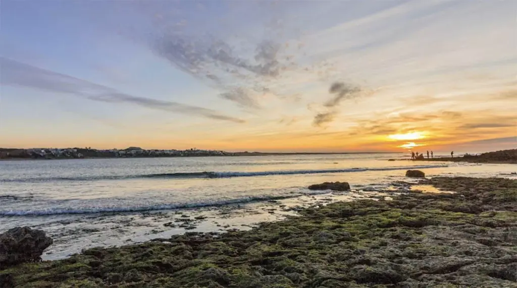 From Coastal Escape to Northern Lights: Your Epic Dar Bouazza to Tangier Airport Transfer